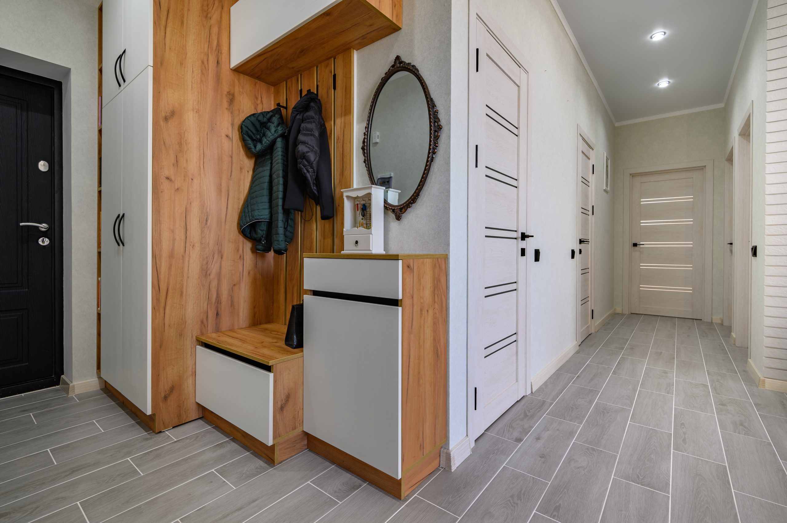 Entryway Closets & Mudrooms